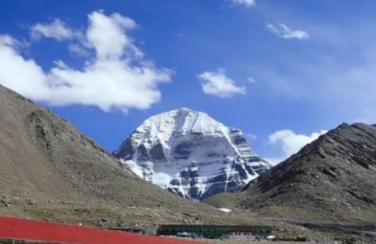 9 Days Kailash Mansarovar Yatra via Lhasa & Ali (By Flight)