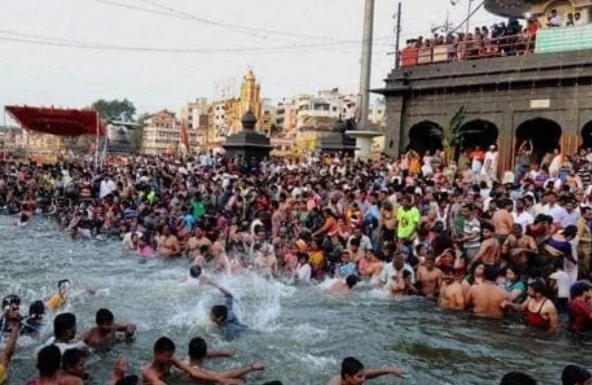 Nashik Kumbh Mela 2027 bathing dates and Amrit Snan schedule at Ramkund and Trimbakeshwar.